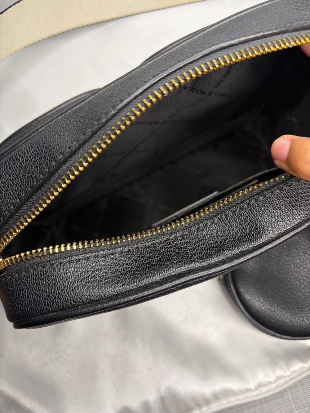 Michael Kors Black Leather Crossbody Camera Bag with Logo Strap and Coin Pouch - Picture 4 of 4